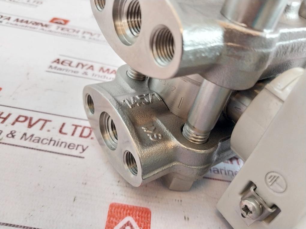 Siemens 7Mf4533-1Fa32-1Ac7-z Differential Pressure Transmitter N1K1059155345