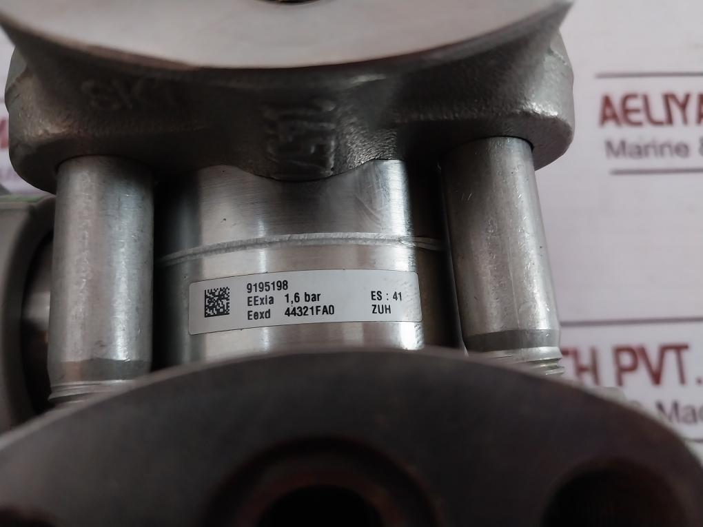 Siemens 7Mf4533-1Fa32-1Ac7-z Differential Pressure Transmitter N1K1059155345