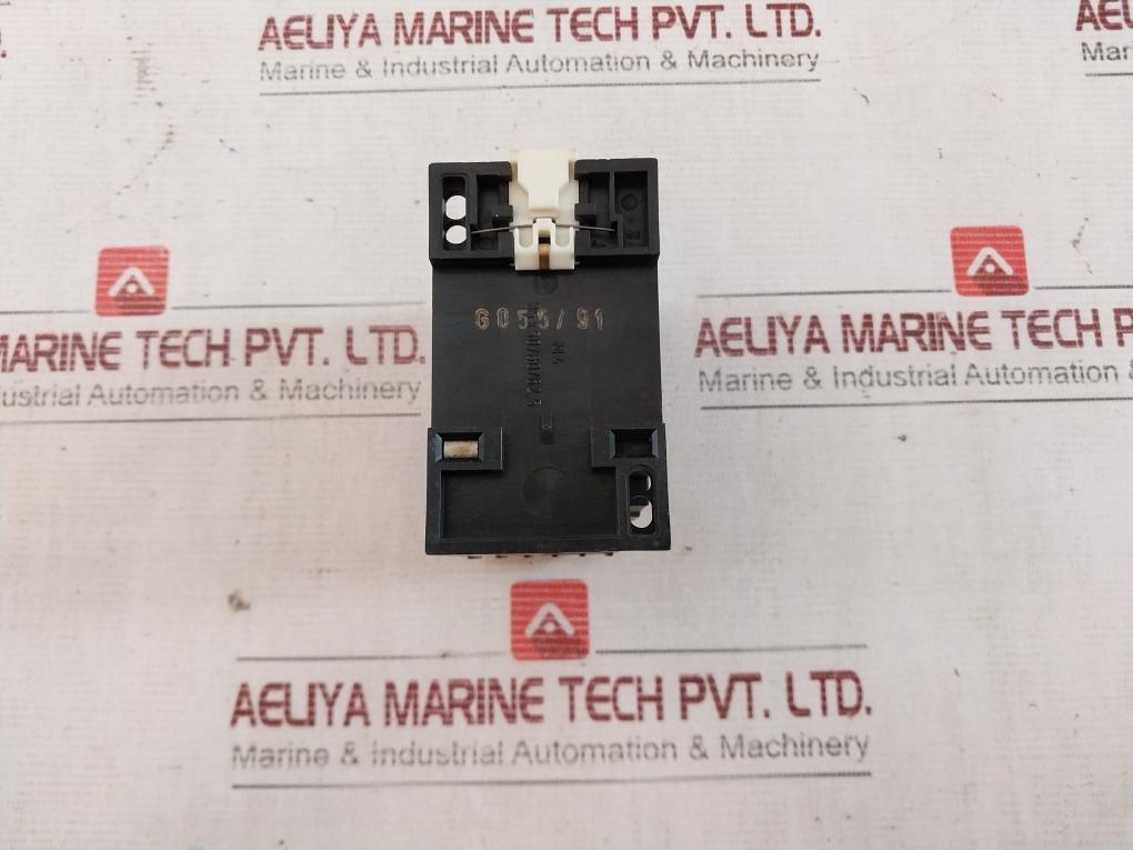 Siemens 7Pu2040-2An20 Time Delay Relay 220-240V 50/60Hz 60S 0.1A 220V