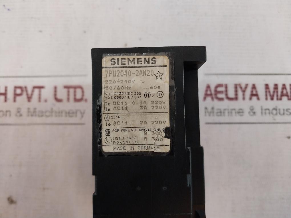 Siemens 7Pu2040-2An20 Time Delay Relay 220-240V 50/60Hz 60S 0.1A 220V