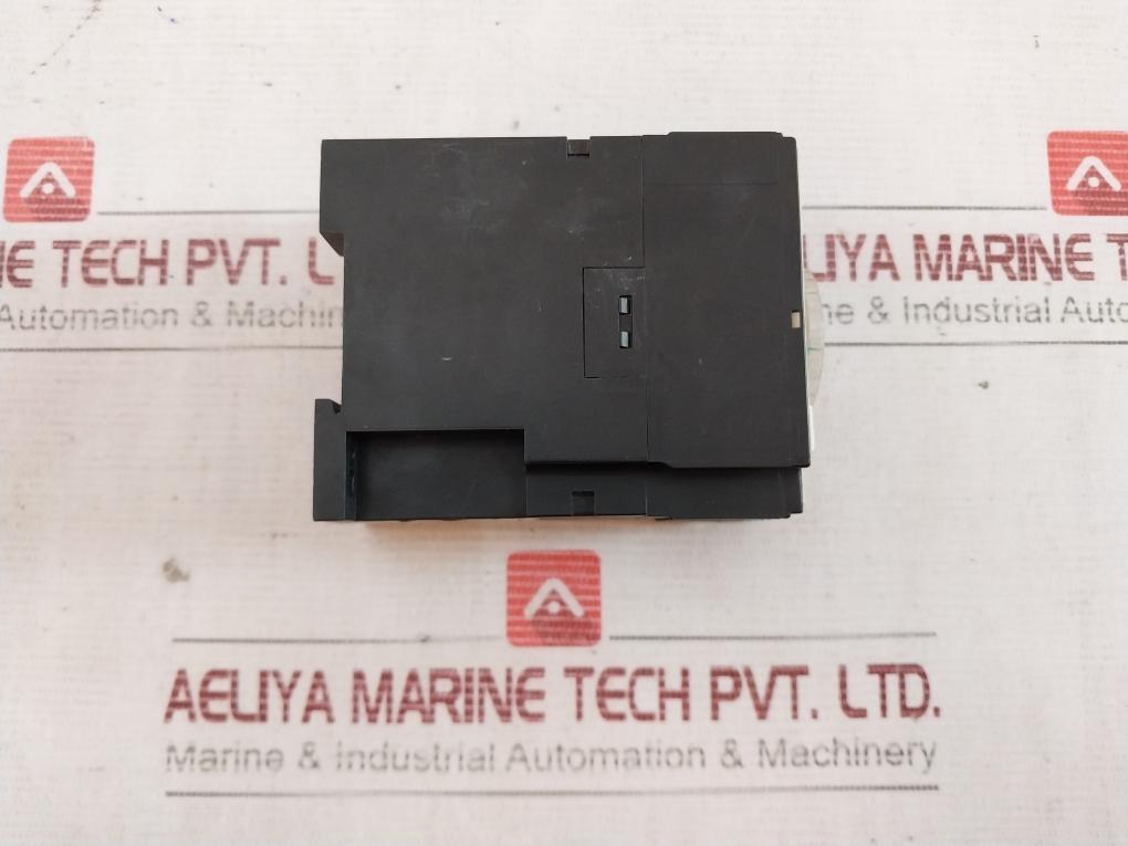 Siemens 7Pu2040-2An20 Time Delay Relay 220-240V 50/60Hz 60S 0.1A 220V