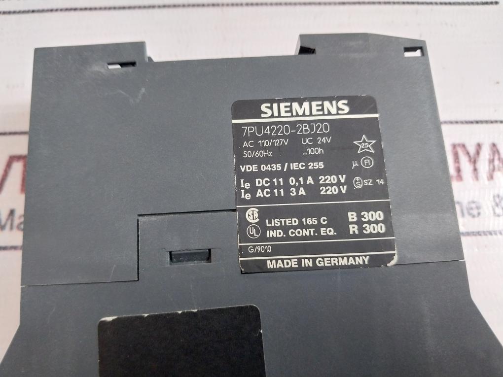 Siemens 7Pu4220-2Bj20 Time Relay 50/60 Hz