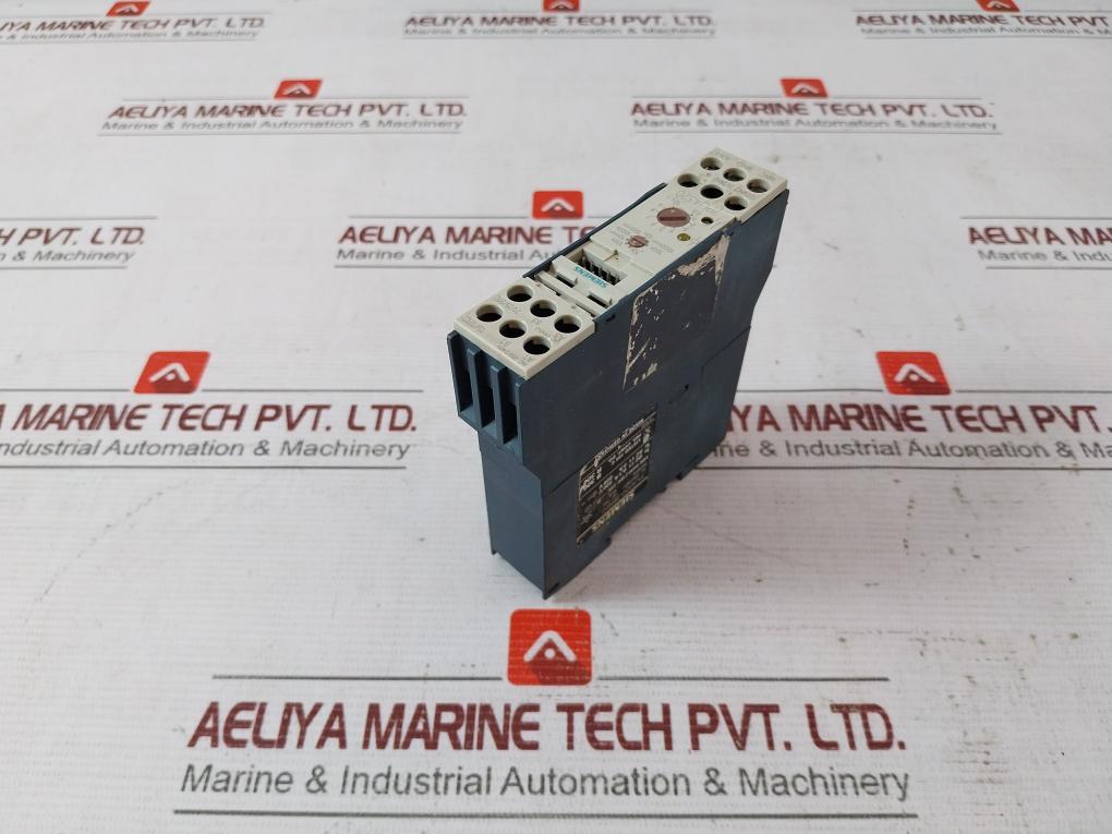 Siemens 7Pu4320-2Bn20 Multifunction Time Relay 50/60Hz ..100H Vde 0435/Iec 255