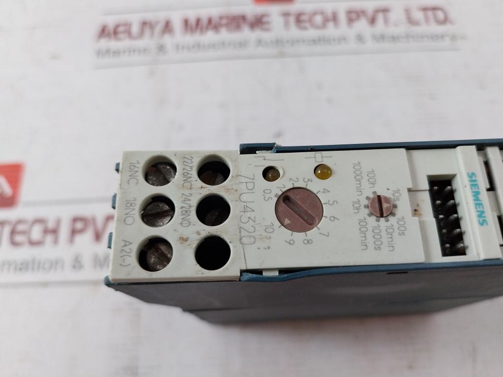 Siemens 7Pu4320-2Bn20 Multifunction Time Relay 50/60Hz ..100H Vde 0435/Iec 255
