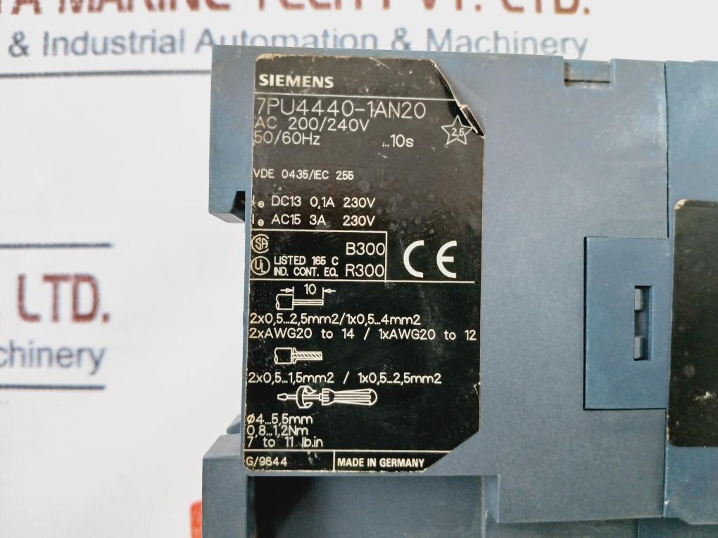 Siemens 7Pu4440-1An20 Time Relay 0,5-10S Ac 200/240V 50/60Hz