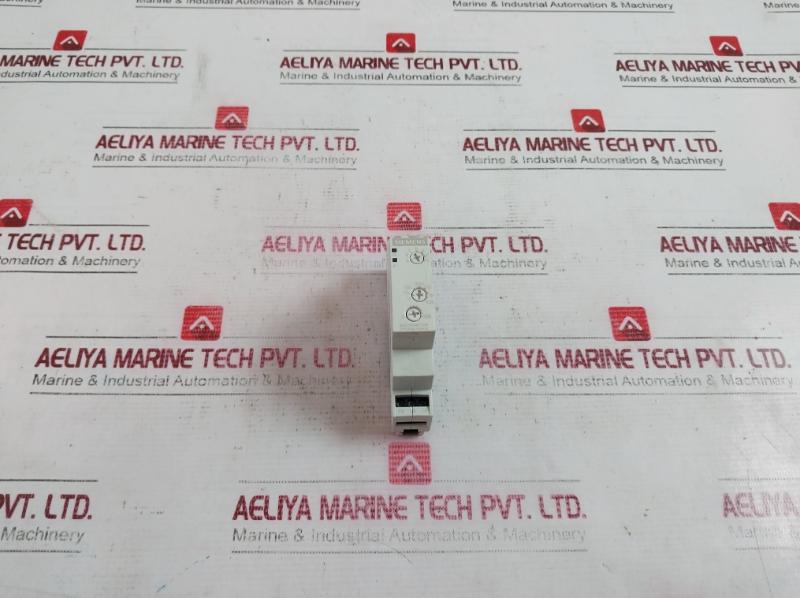 Siemens 7Pv1508-1Aw30 Multifunction Timing Relay 12-240Vac/Dc 50/60Hz 5A 300V