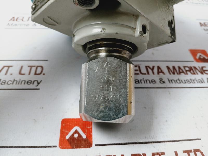 Siemens 7mf4233-1fb10-2nc6-z Pressure Transmitter A5e00256870 2.6 / 10 Bar