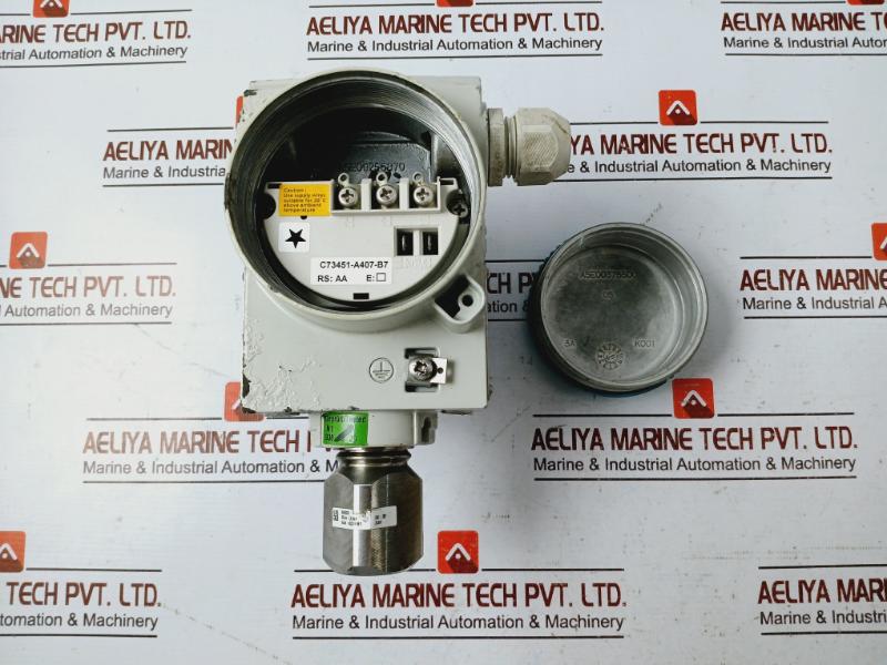 Siemens 7mf4233-1fb10-2nc6-z Pressure Transmitter A5e00256870 2.6 / 10 Bar