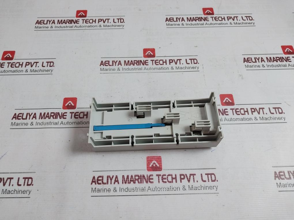 Siemens 8Us1071-6Ma20 Busbar Adapter Vde 0660 600V