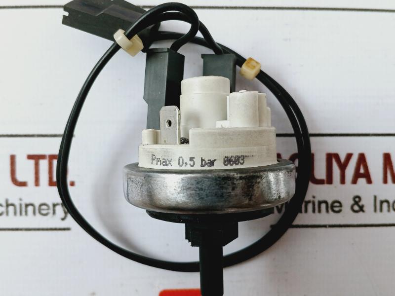 Siemens C79302Z1210A2 Pressure Switch Pmax 0/5 Bar