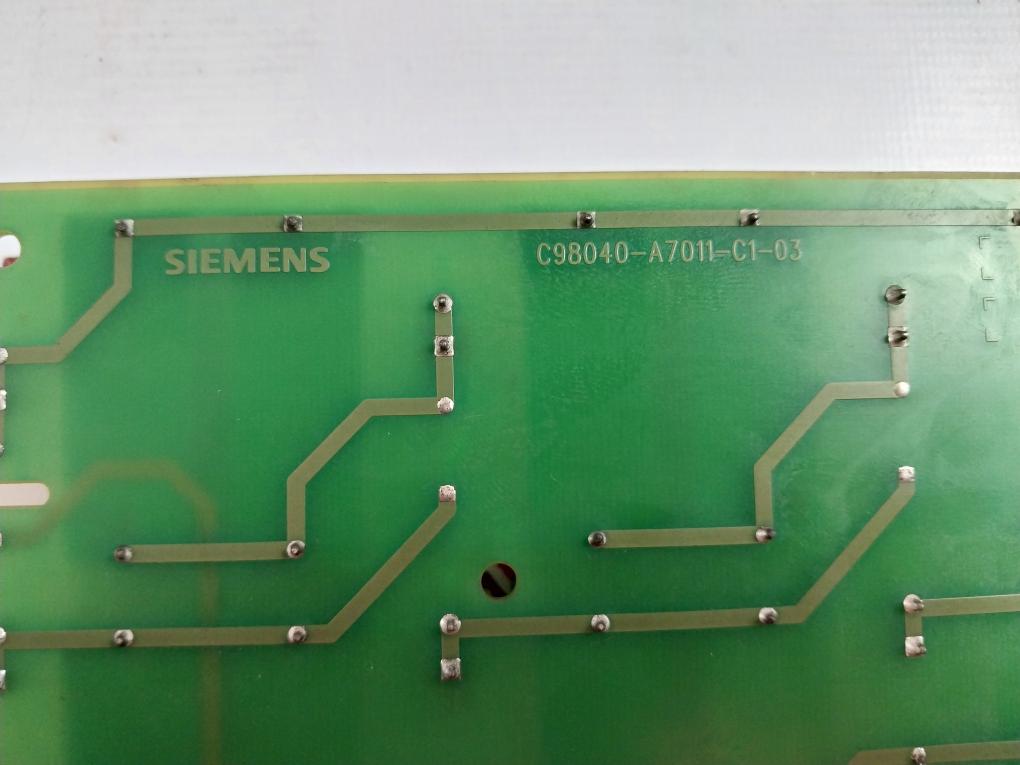 Siemens C98040-a7011-c1-03 Printed Circuit Board 94V-0