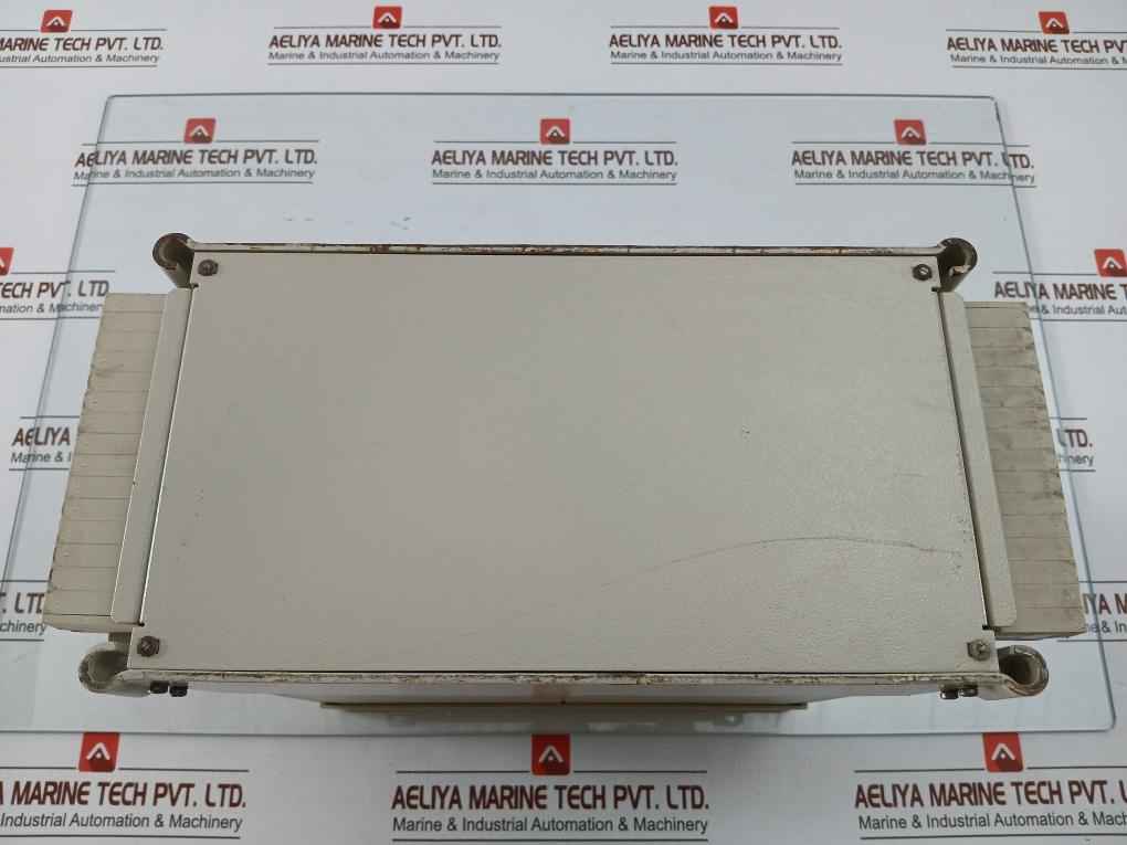 Siemens Comparison Protection Relay 7Ut5121-4Da00-0B/Jh 50,60 Hz