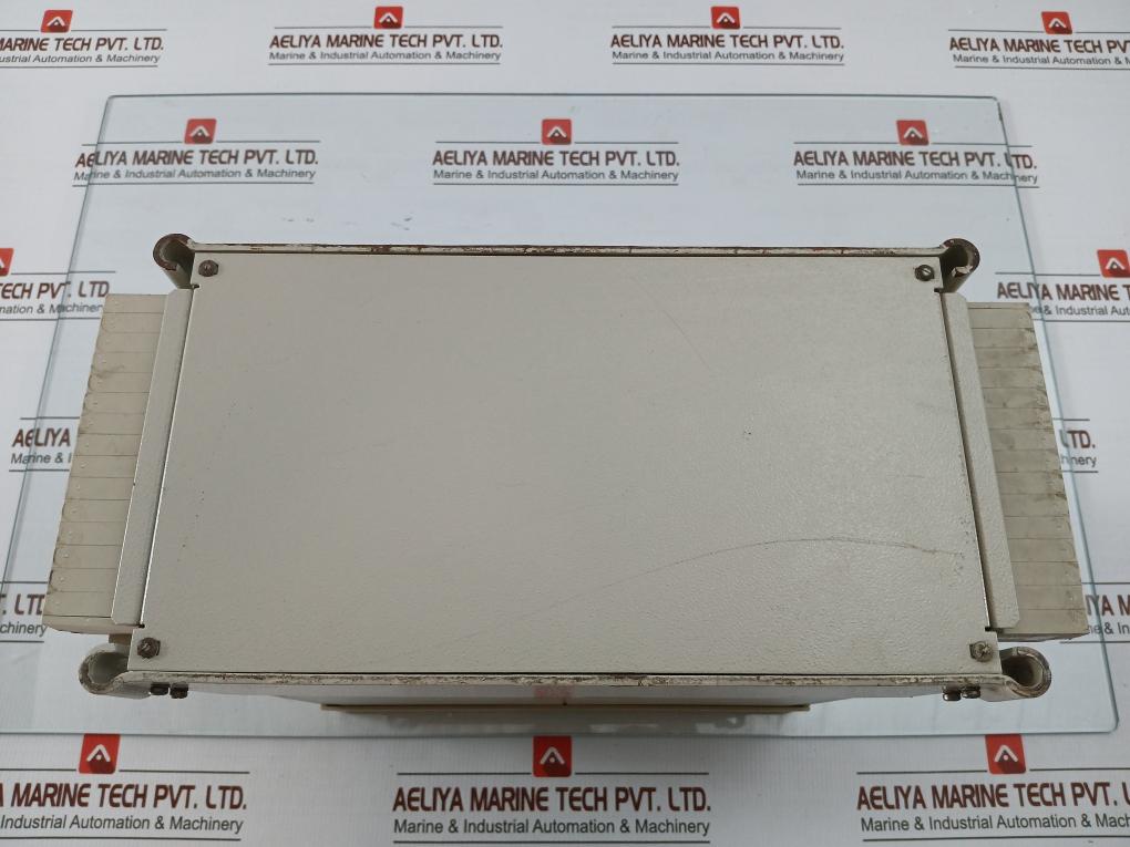 Siemens Comparison Protection Relay 7Ut5121-4Da00-0B/Jh 50,60 Hz