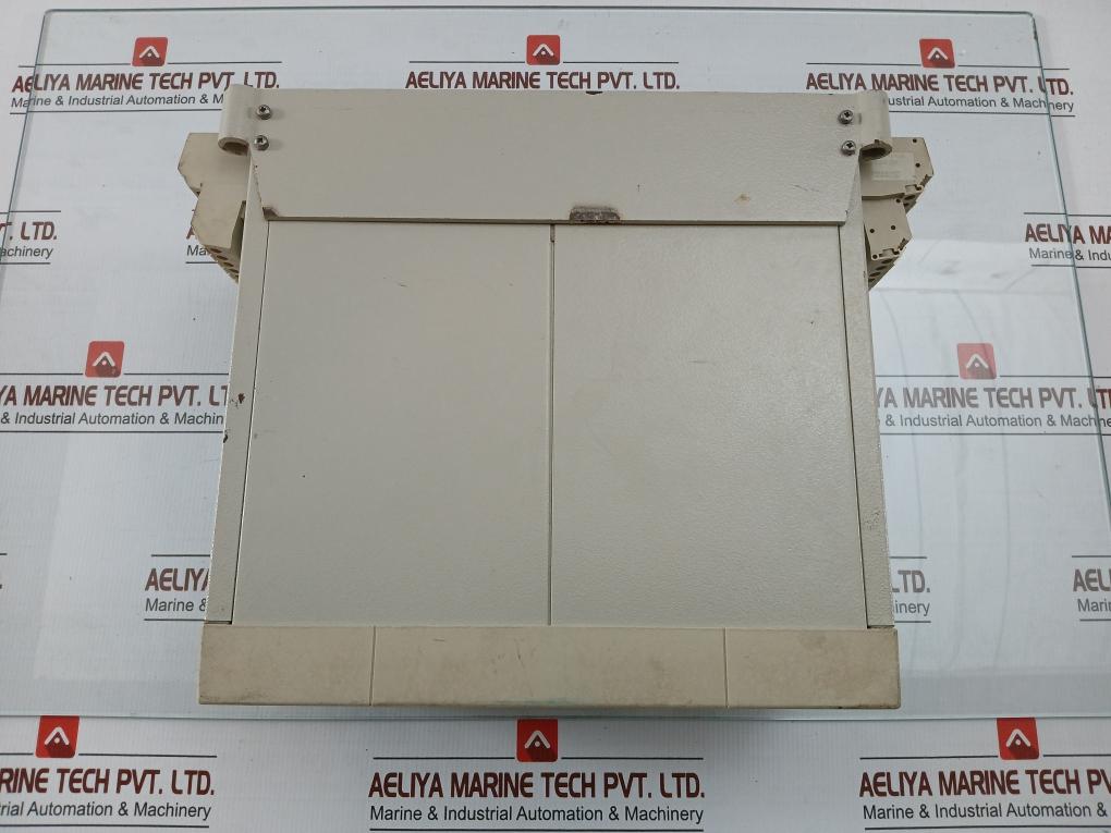 Siemens Comparison Protection Relay 7Ut5121-4Da00-0B/Jh 50,60 Hz