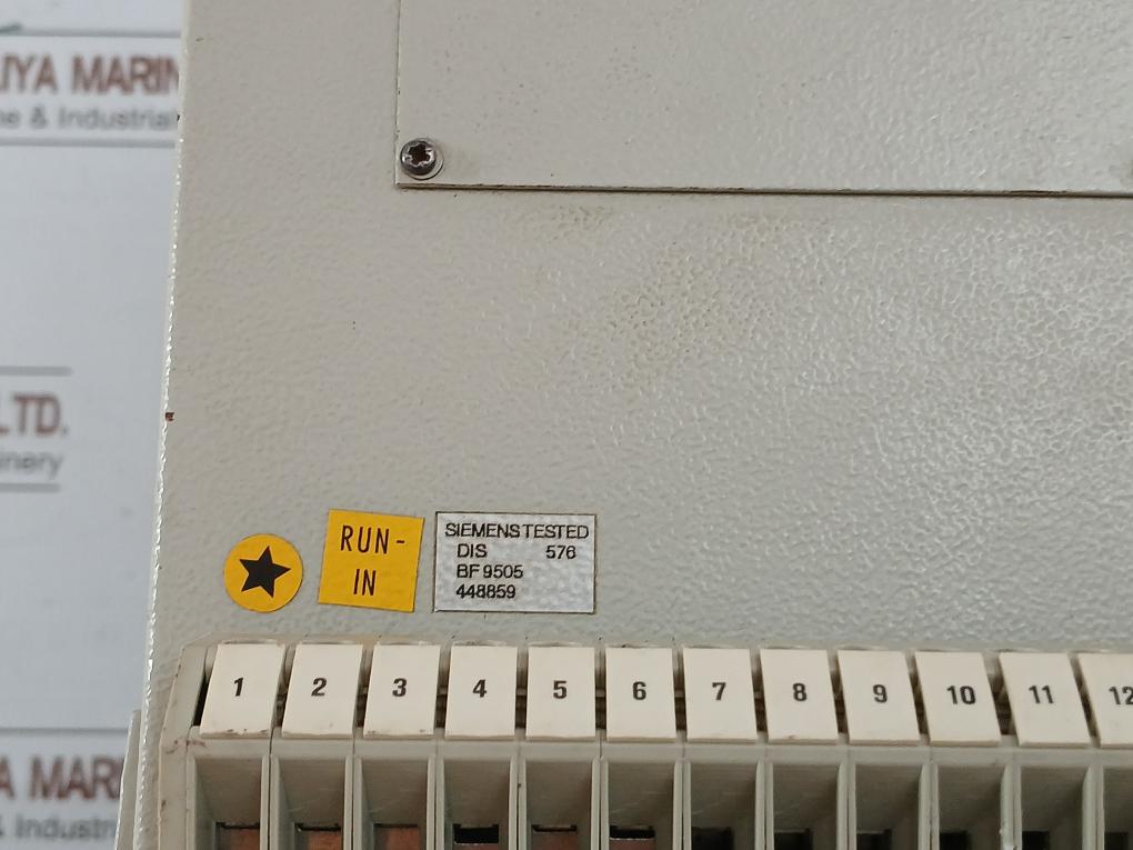 Siemens Comparison Protection Relay 7Ut5121-4Da00-0B/Jh 50,60 Hz