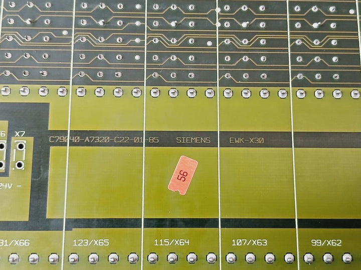 Siemens Ewk-x30/ C79040-a7320-c22-01-85/ C79040-a7320-c22-01-88 Rack Base