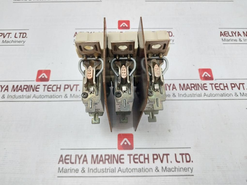 Siemens Gr00 3Nh4 030 Fuse Holder With Fuses Vde 0636/21 160A/600V Din 43620/1