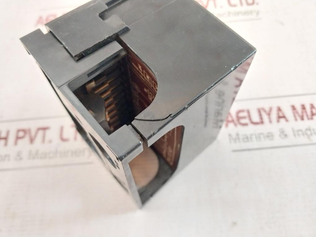 Siemens Loa24.171B27 Oil Burner Control 220-240V 50-60Hz 3Va 0411190275