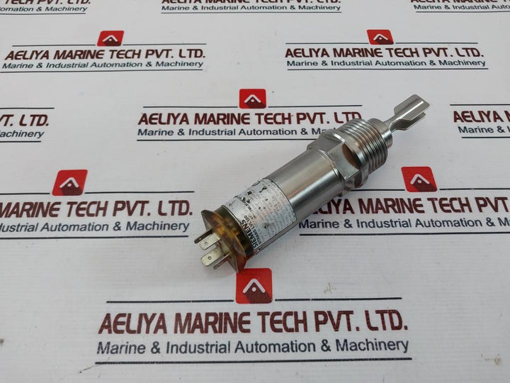 SIEMENS SITRANS LVL100 LVL 100.XXHGL TPV Level switch 7ML57451CA521B