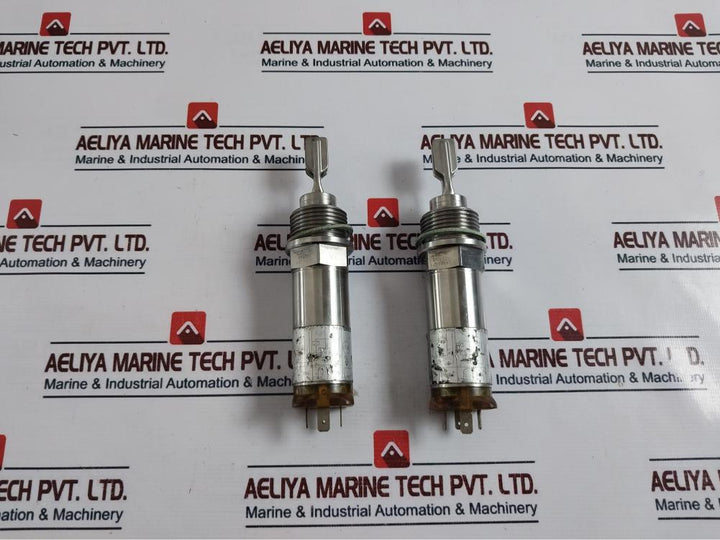 Siemens LVL 100.XXHGL TPV Level Switch 7ML5745-1CA52-1BA0 IP65
