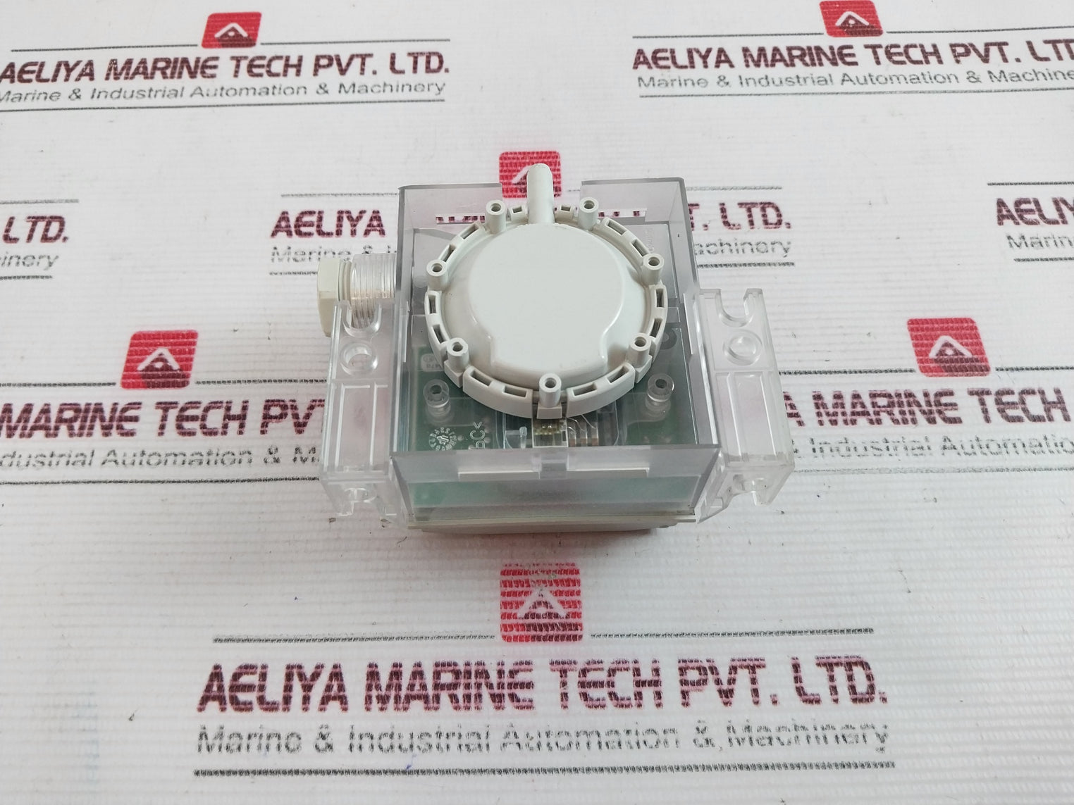 Siemens Qbm65-10 Air Duct Differential Pressure Sensor, 13.5…33Vdc