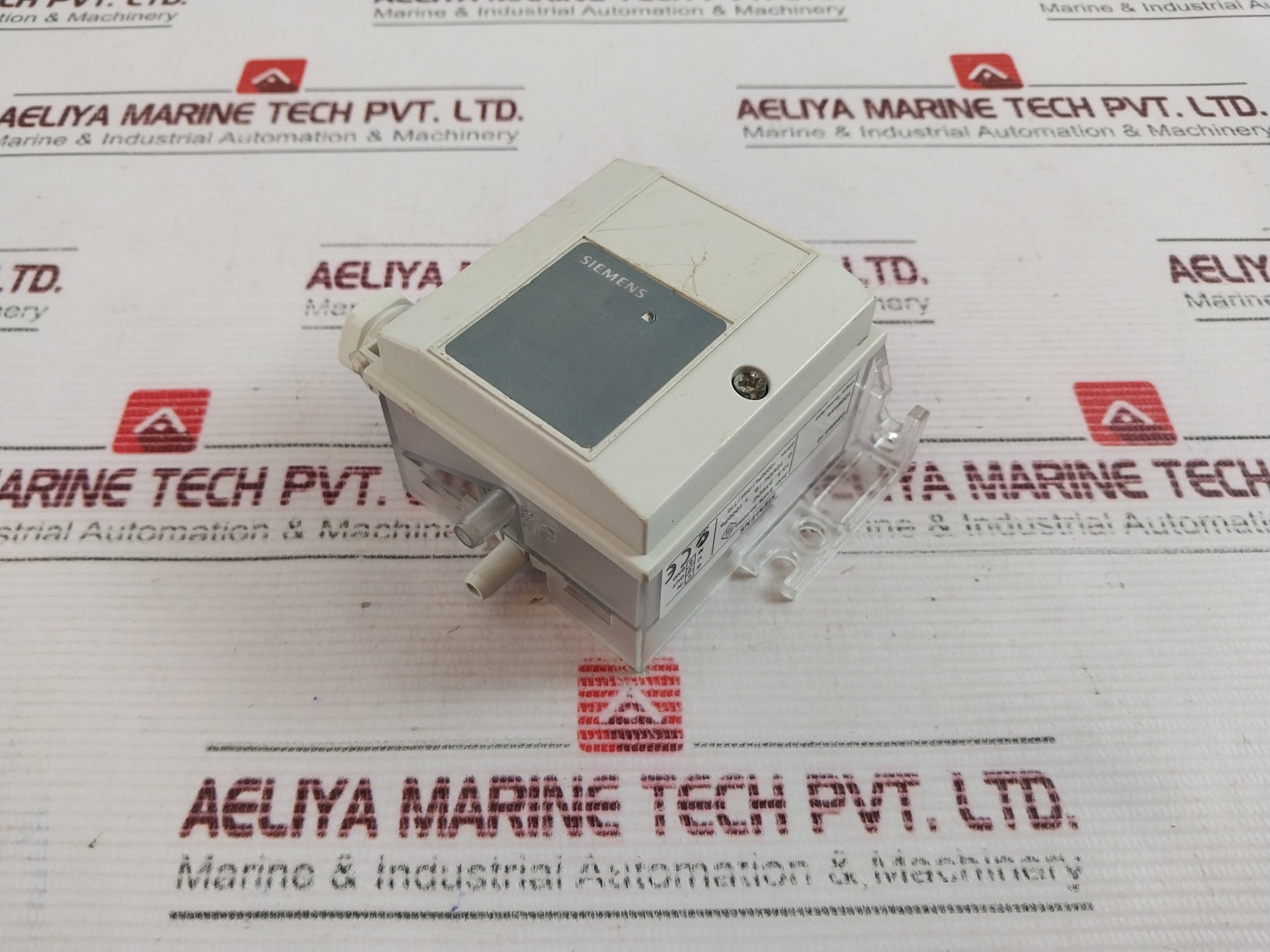 Siemens Qbm65-10 Air Duct Differential Pressure Sensor, 13.5…33Vdc