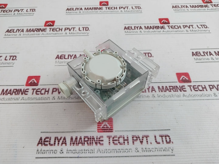 Siemens Qbm65-10 Air Duct Differential Pressure Sensor, 13.5…33Vdc