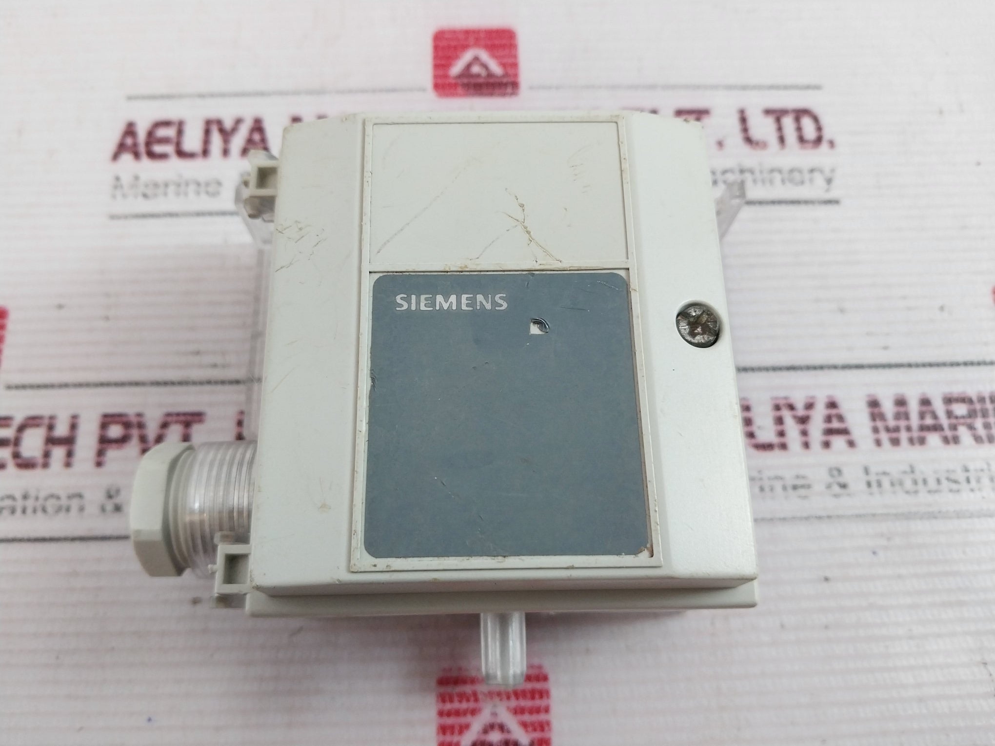 Siemens Qbm65-10 Air Duct Differential Pressure Sensor, 13.5…33Vdc