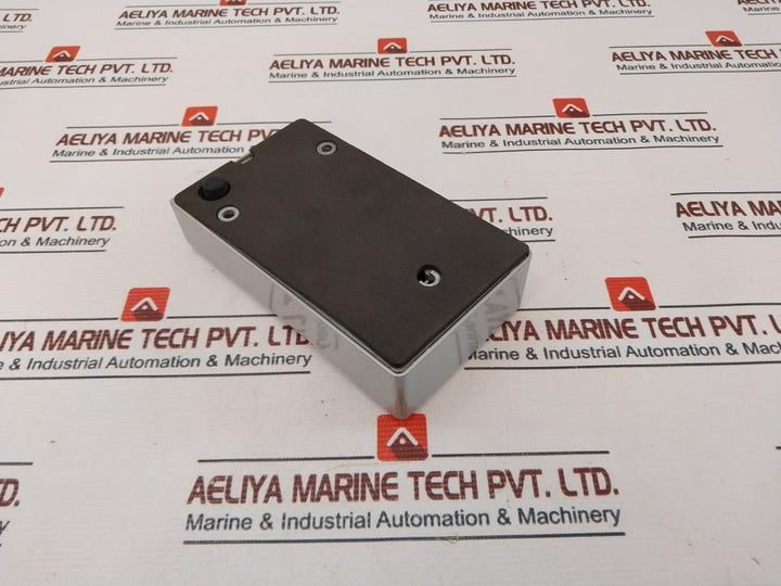 Siemens S24246-c3552-a1 Local Door Control K42, 12-24Vdc/Dc