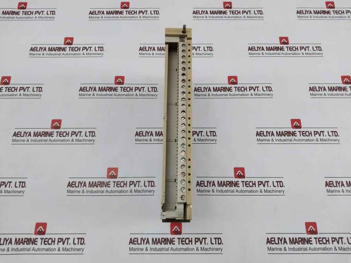 Siemens Simatic S5 6Es5 456-7La11 Digital Output Module 115/220V Ac