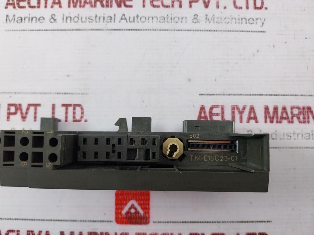 Siemens Simatic S7 6Es7 131-4Eb00-0Ab0 Digital Input Module Ac120V Tm-e15C23-01