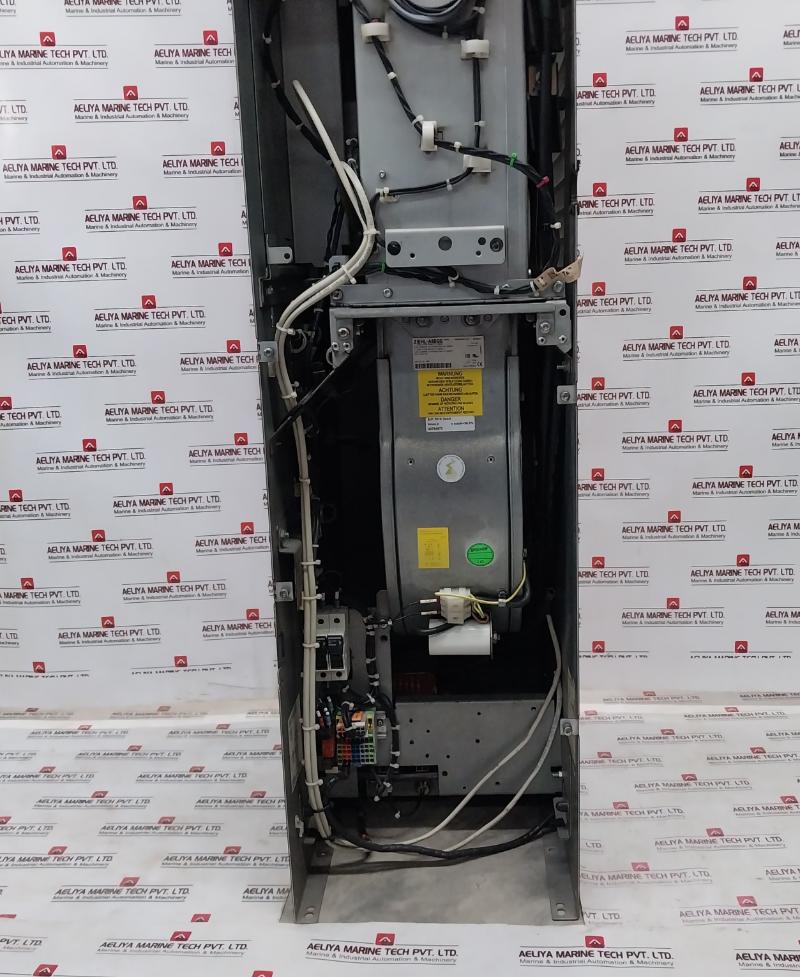 Siemens 1P 6Sl3310-1Te33-8Ab3 Sinamics Converter Power Module Ip10 380-480V 395A