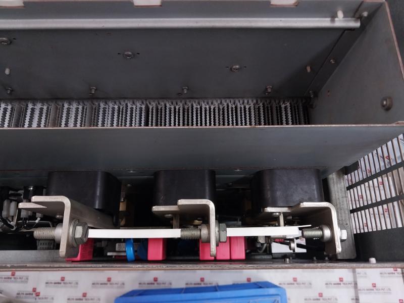 Siemens 1P 6Sl3310-1Te33-8Ab3 Sinamics Converter Power Module Ip10 380-480V 395A