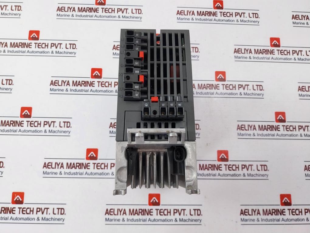 Siemens Sinamics 6Sl3210-1Pb13-0Ul0 Power Module Pm240-2 Ip20 200-240V 47-63Hz