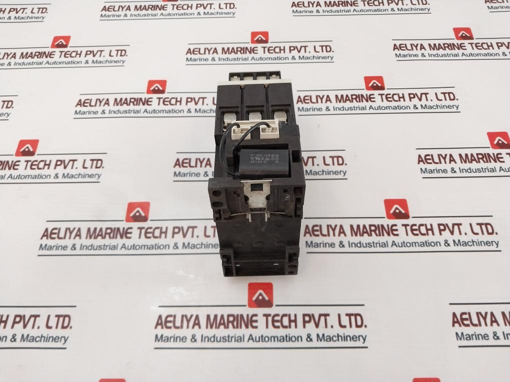 Siemens Sirius 3Zx1012-0Rt03-1Aa1 Contactor With Auxiliary Switch 230V 50/60-hz