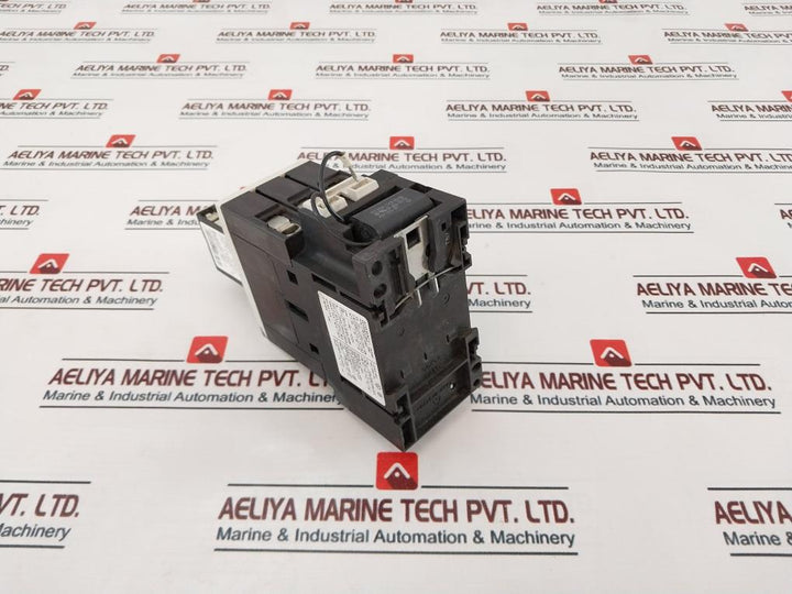 Siemens Sirius 3Zx1012-0Rt03-1Aa1 Contactor With Auxiliary Switch 230V 50/60-hz