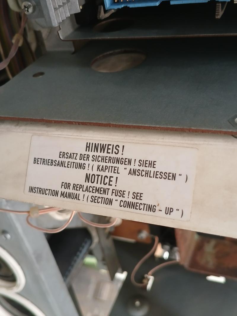 Siemens 1P 6Se7033-2Tg60-z Simovert Vc Dc Inverter 0-500Hz Iec/En 60269