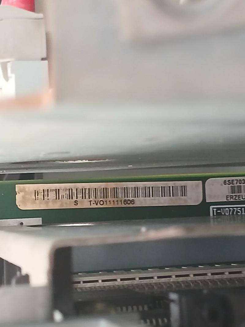 Siemens 1P 6Se7033-2Tg60-z Simovert Vc Dc Inverter 0-500Hz Iec/En 60269