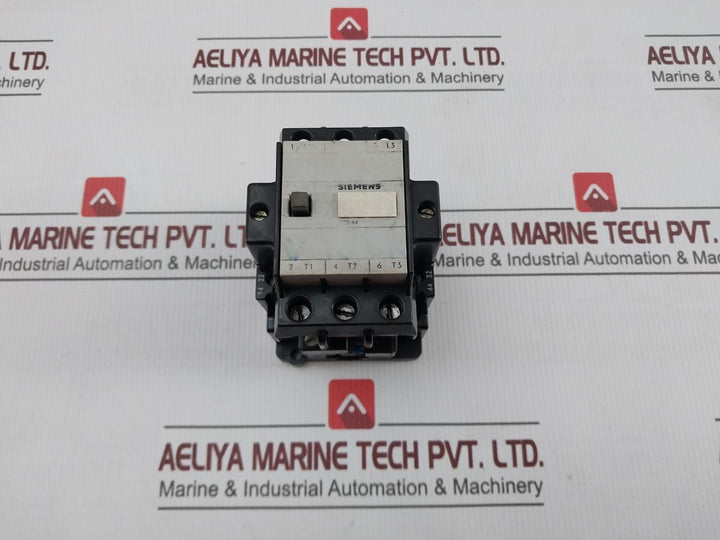Siemens 3Tb44 17-0A Motor Starter Contactor