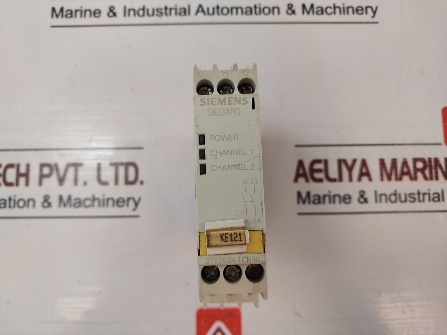 Siemens 3Tk2824-1Cb30 Safety Relay 300V