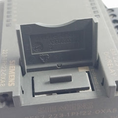 Siemens 6Es7 223-1Ph22-0Xa8 Digital I/O Module Dc 8 X Rly 30Vdc/250Vac 2A
