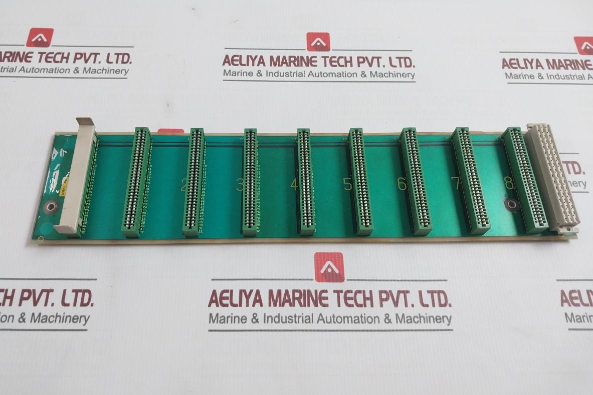 Siemens 811 0255 01 A Card Rack Printed Circuit Board
