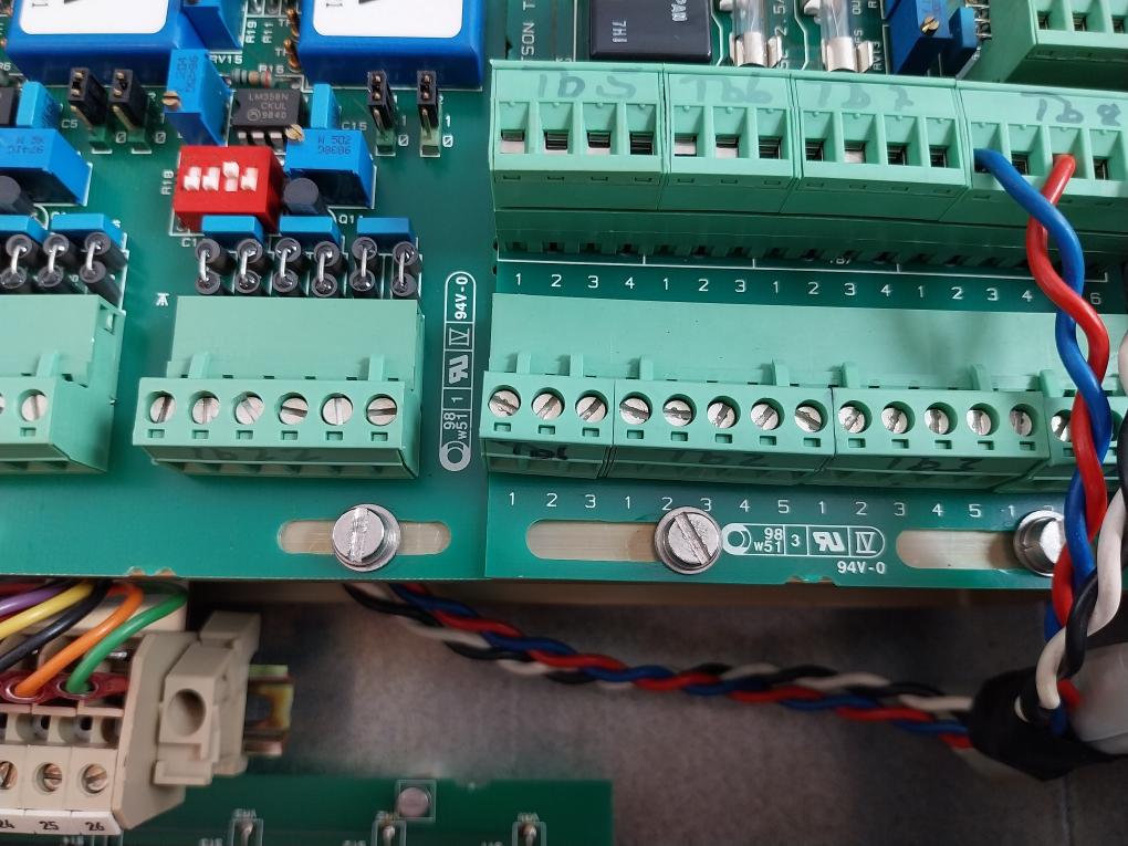 Simrad Robertson 20126009, 20126678 Distribution Unit D93