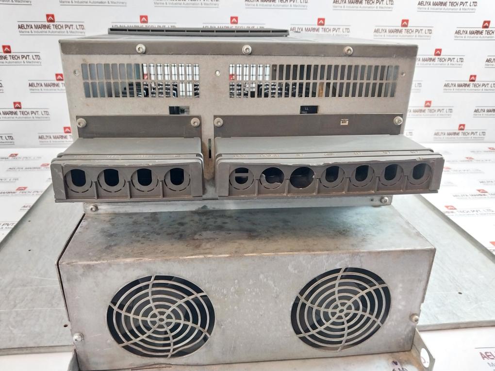 Siemens 6SL3224-03E34-5UA0 Power Module 240 3AC 380-480V 129A 50/60Hz Version K