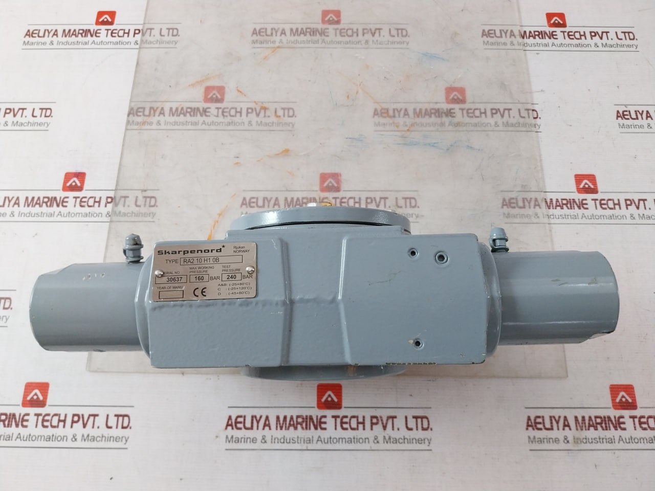 Skarpenord Ra2 10 H1 0B Hydraulic Double Acting Actuator 240 Bar 31500221