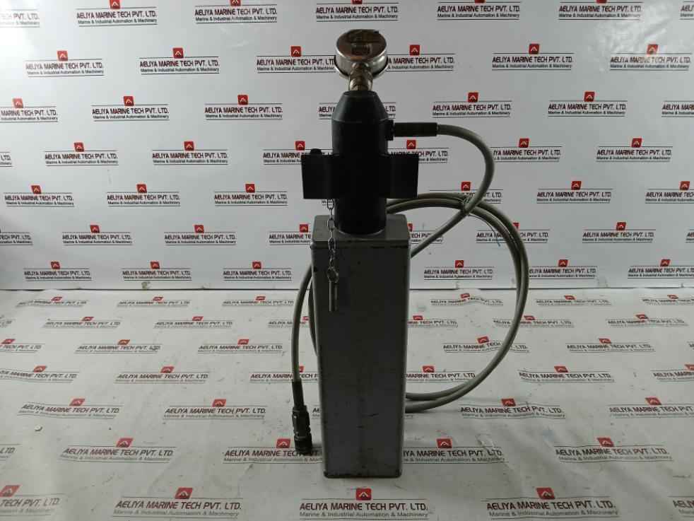 Skf Tmjl 50 Hydraulic Pump With Wika Gauge 50Mpa 7250 Psi Set