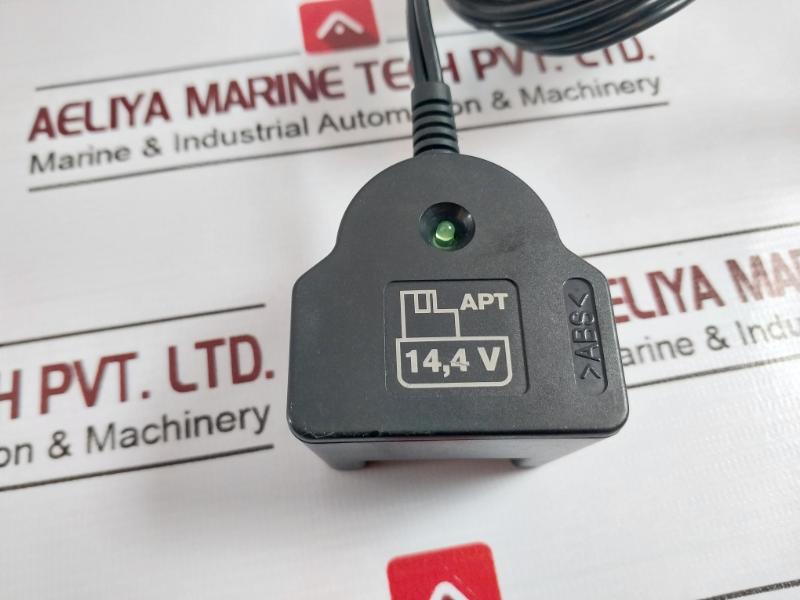 Skil 230V~50Hz Ac/Dc Input Output Adaptor