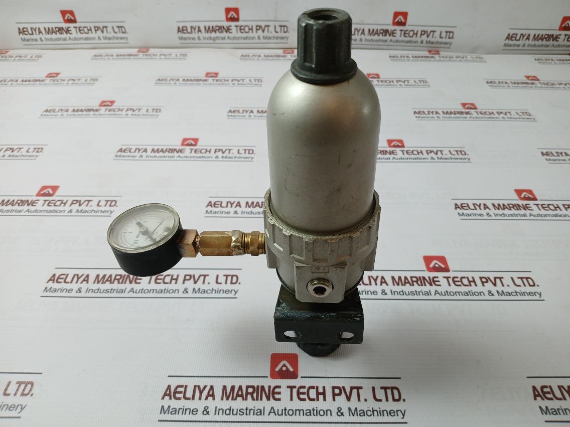 Smc Aw211-02B-2 Filter Regulator 0 To 2 Kgf/Cm2, 0.05-0.83Mpa, 1Mpa 0-30 Psi