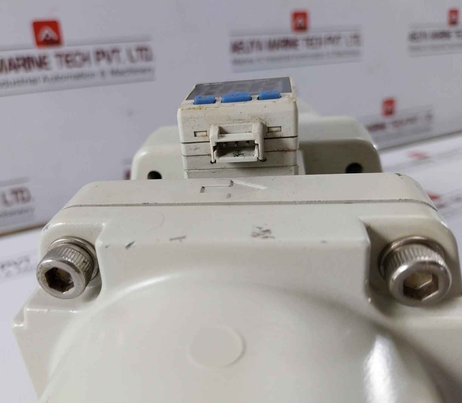 Smc Aw60-10bde3-b Filter Regulator 12-24vdc/0-1.0mpa