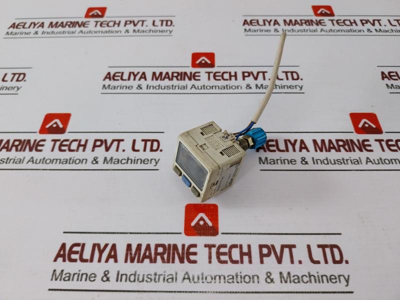 Smc Ise30a-01-p-la1 Pressure Switch 12-24vdc